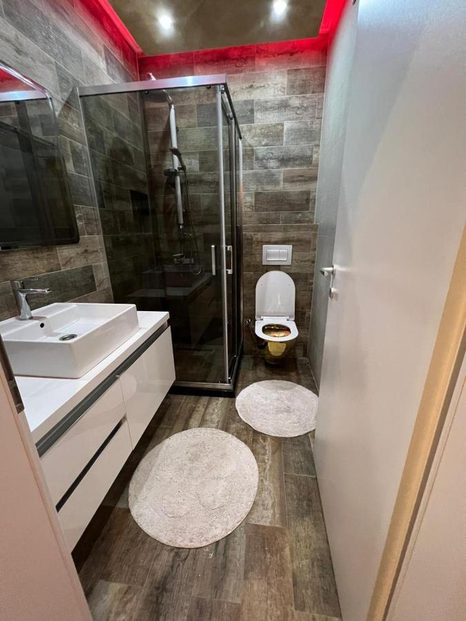 Luxurious Apartment With City View Priştine Dış mekan fotoğraf