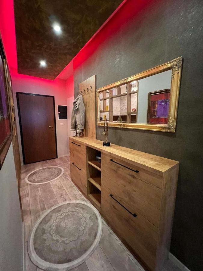 Luxurious Apartment With City View Priştine Dış mekan fotoğraf